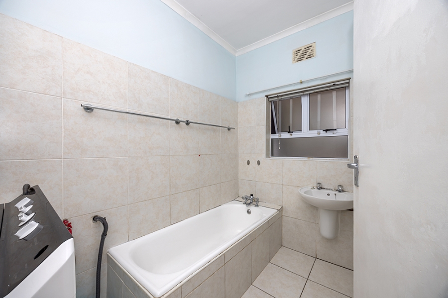 3 Bedroom Property for Sale in Oakdale Western Cape